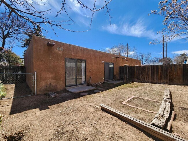 Building Photo - 2867 Calle De Oriente