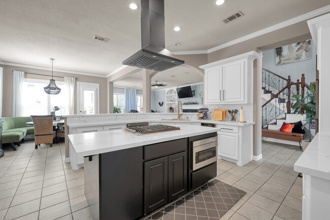 Building Photo - 71 La Jolla Cir