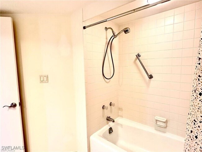 Building Photo - 4751 Gulf Shore Blvd N