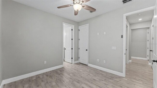 Building Photo - 6265 Dolostone Dr