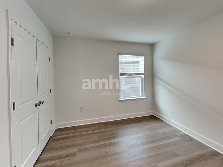 Building Photo - 16648 Cheyanne Ct