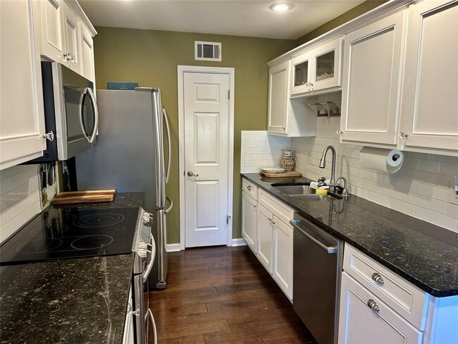 Building Photo - 25 Stoney Creek Cove