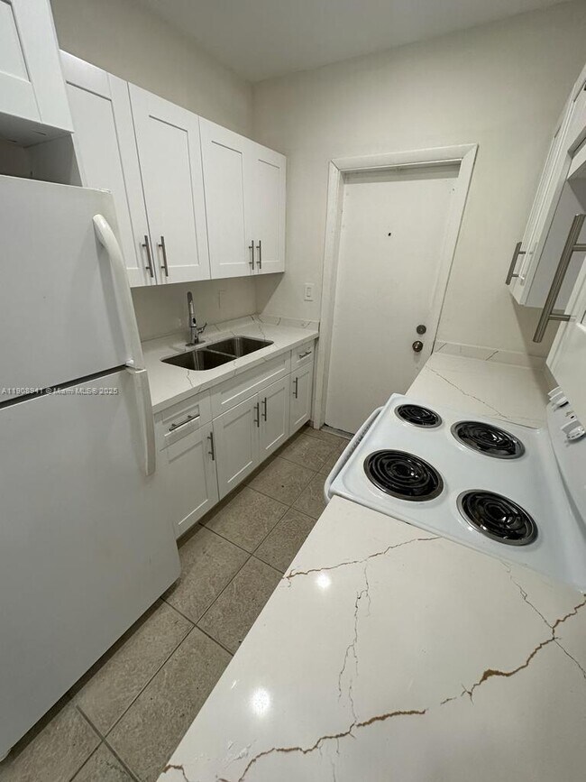 Building Photo - 1951 NE 167th St