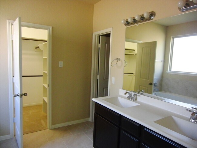 Building Photo - 5507 Claymore Meadow Ln