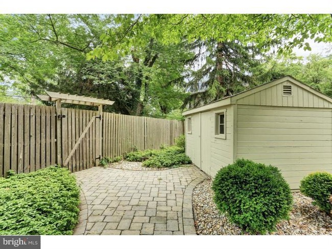 Building Photo - 52 Shady Brook Ln