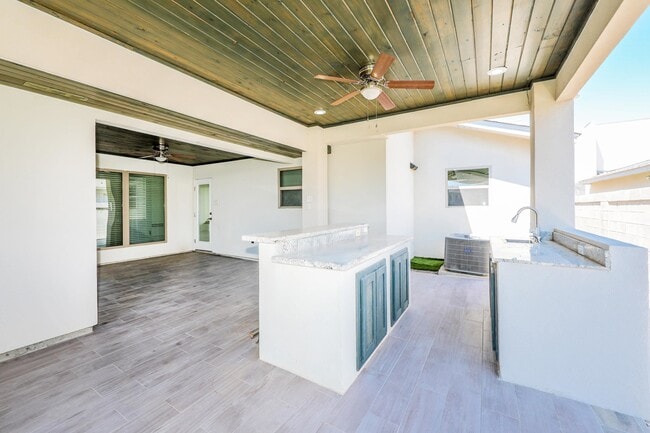 Building Photo - 2319 Palos Lp