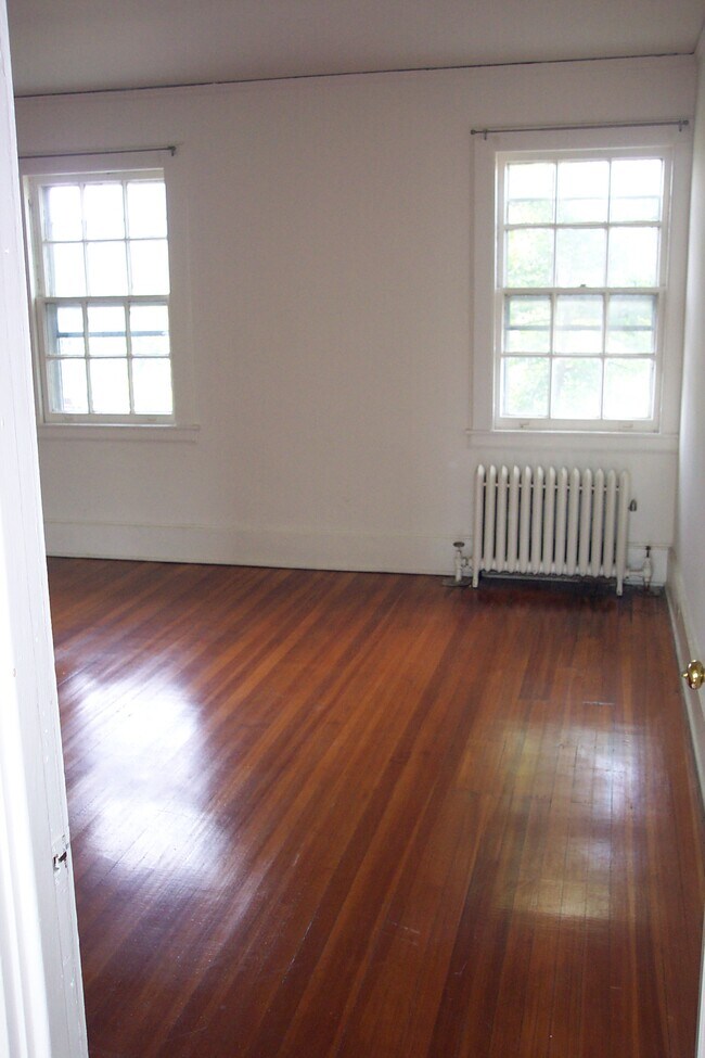 Building Photo - 100 Kraft Ave