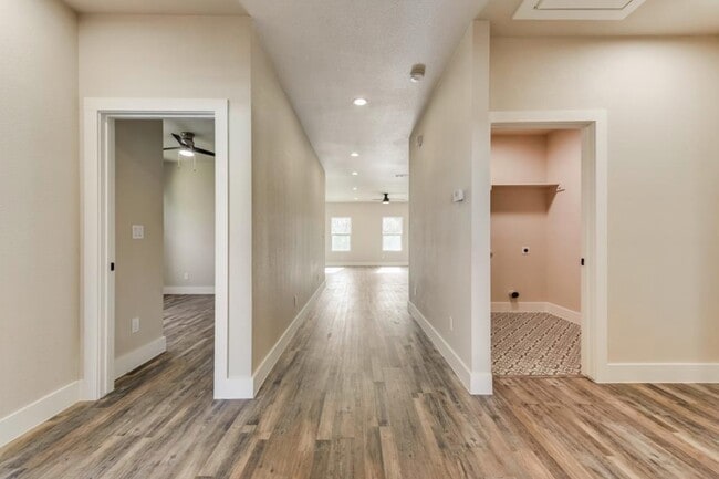 Building Photo - 2716 Brigham Ln