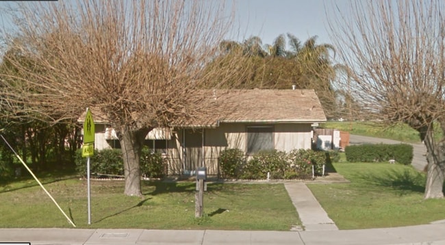 Primary Photo - 4833 E Main St