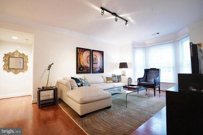 Building Photo - 1115 Cameron St