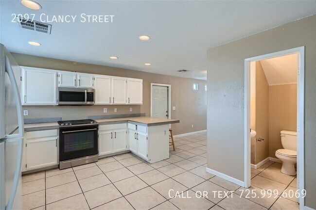Building Photo - Charming Wexford Village Home: Open Layout...