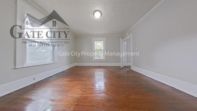 Building Photo - 1006 Holton Pl