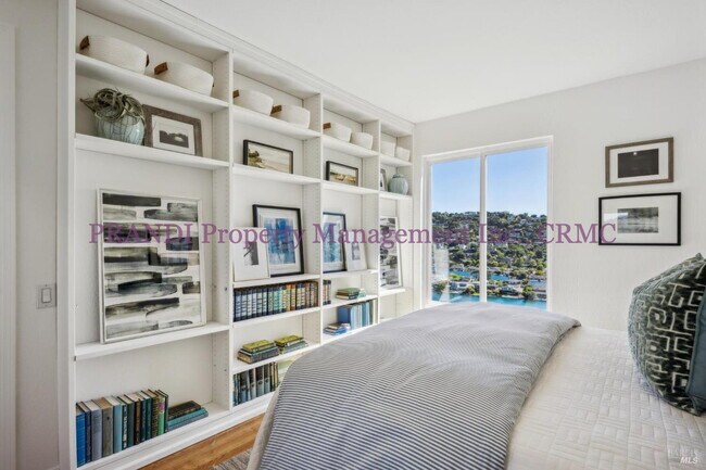 Building Photo - Resort Style Living in Prime Tiburon Location!