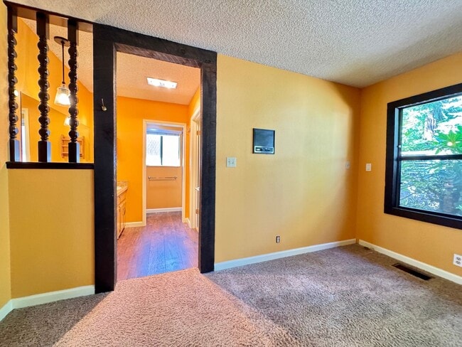 Building Photo - 4-bed 3-bath home in Nevada City!