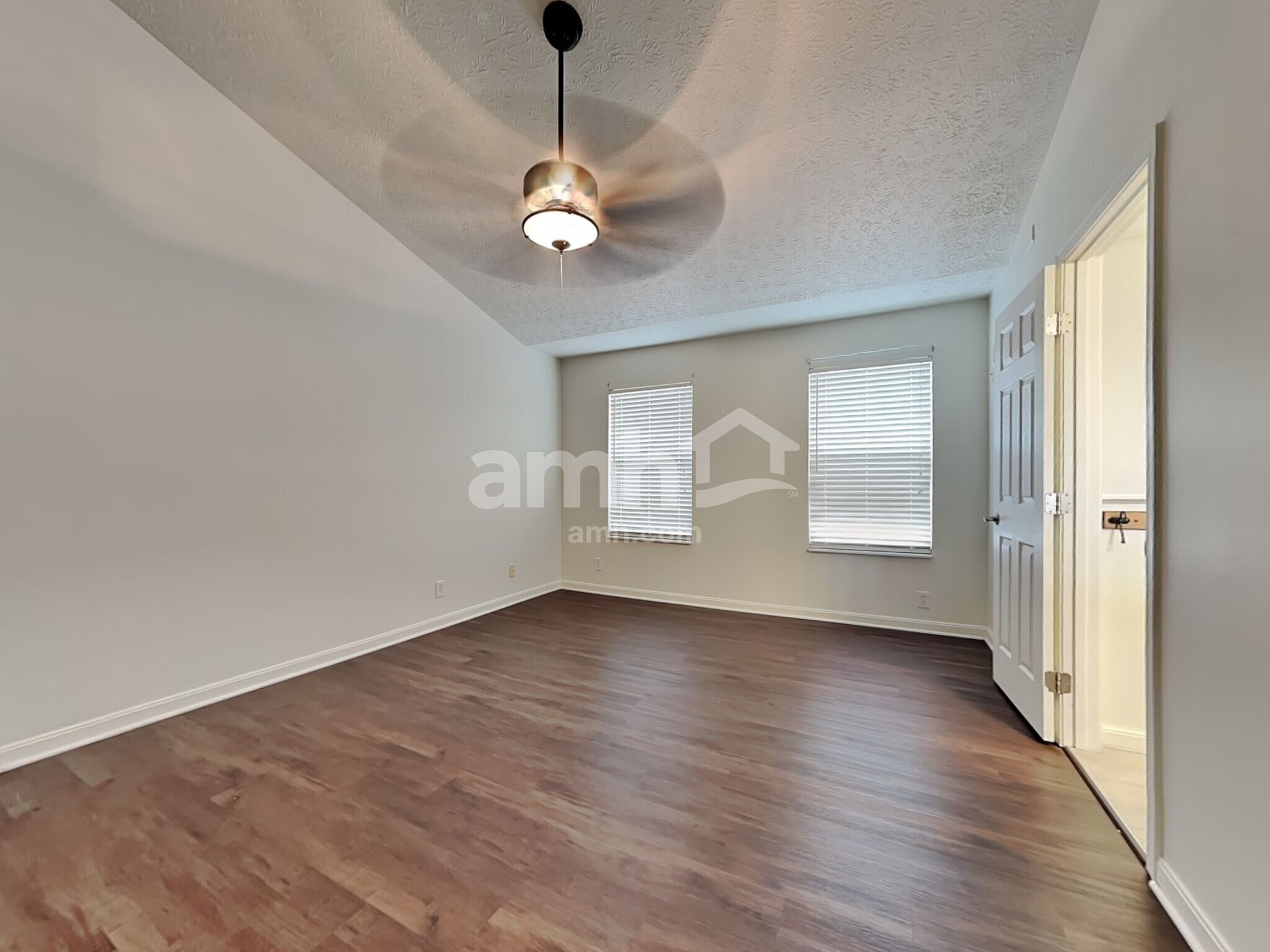 Building Photo - 743 Elm Tree Dr