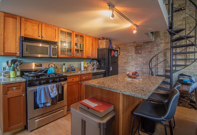 Building Photo - 525 N Halsted St