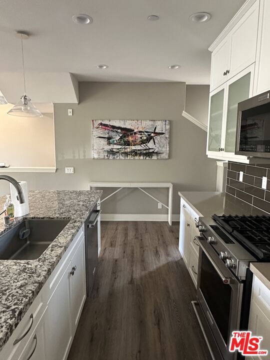 Building Photo - 72 Capricorn