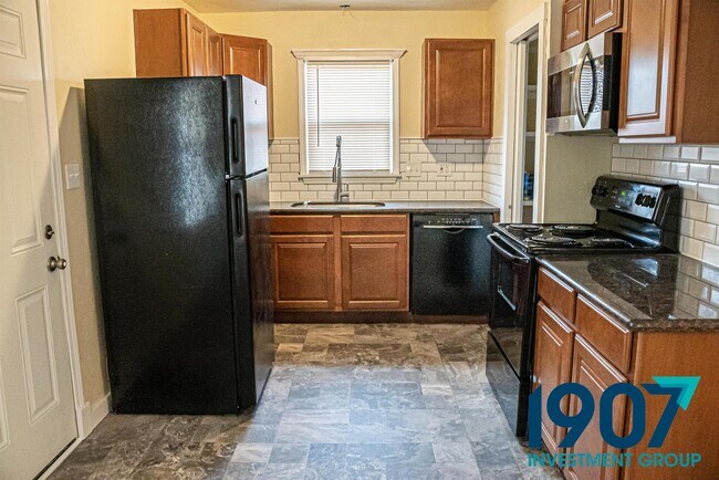 Building Photo - 700 NW 89th St