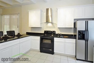 Interior Photo - Gallery 3450