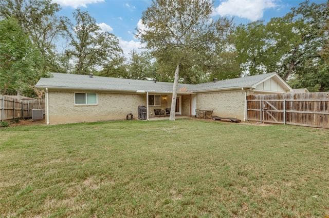 Building Photo - 2828 Oak Forest Dr