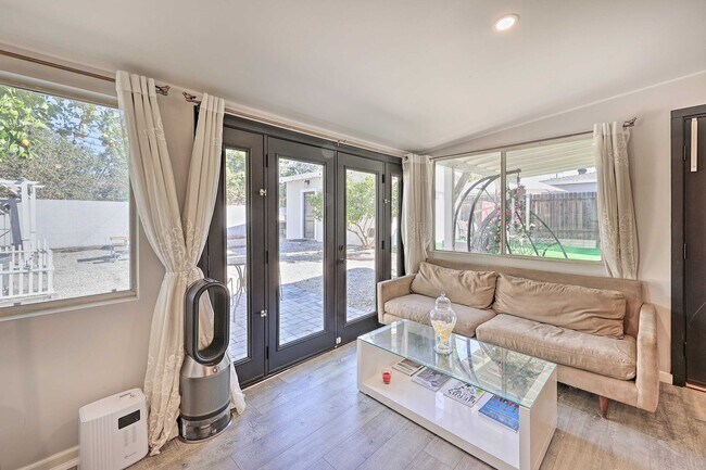 Building Photo - Looking for a great short term rental!!!!!