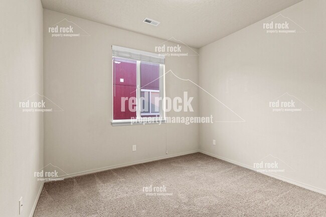 Building Photo - 304 S Marigold Ln