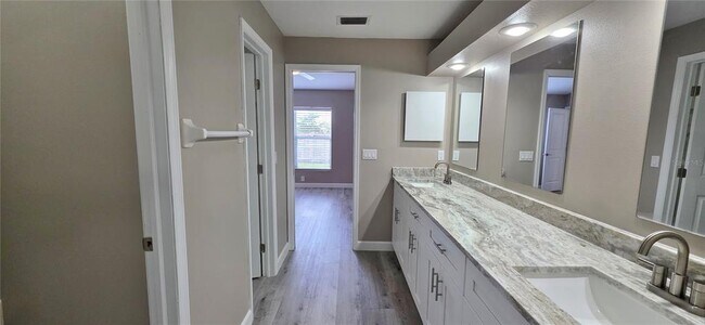 Building Photo - 11143 Bramblebrush St