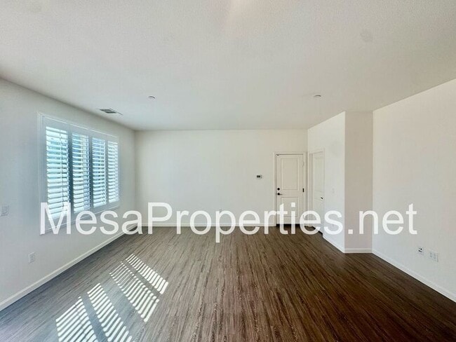 Building Photo - 3230 E Yountville Dr