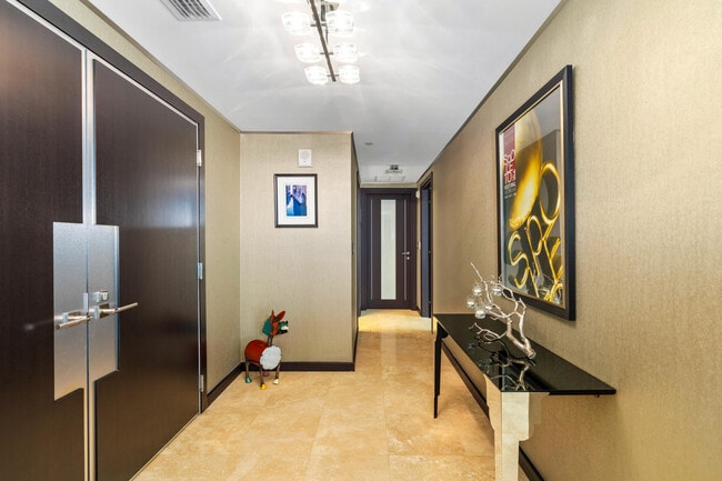 Building Photo - 3101 S Ocean Dr