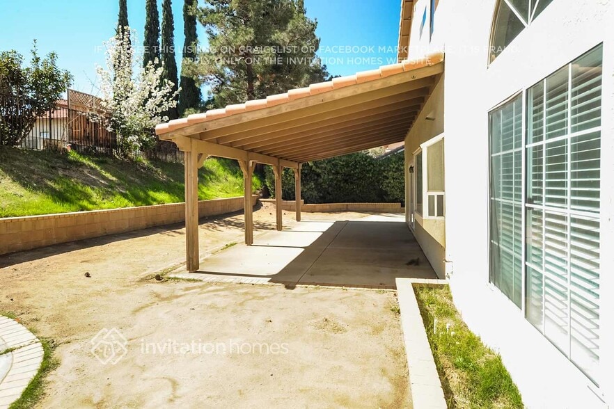 Building Photo - 3120 Crowne Dr