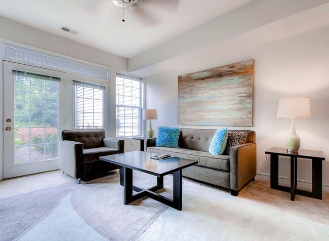 Building Photo - 3204 Ravens Crest Dr