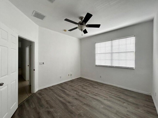 Building Photo - 3137 Grandiflora Dr