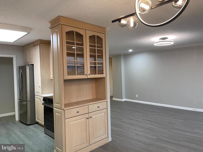 Building Photo - 1001 City Ave