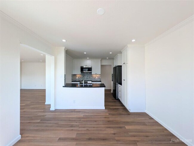 Building Photo - 3044 Franklin St