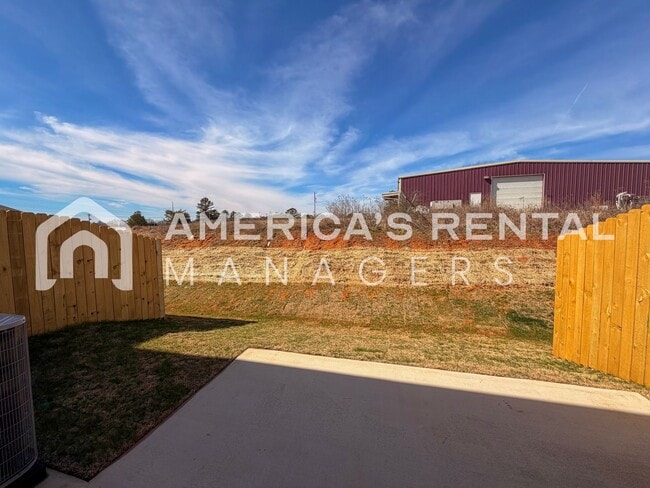 Building Photo - Modern Two Story Living in Lincoln, AL! Sign a 13-month lease by 3/31/2026 and receive a leasing ...