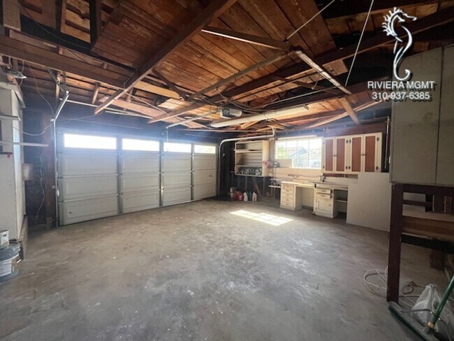 Building Photo - ***$1200.00 Off on 1st Month*** Torrance House 4 Bed 2 bath