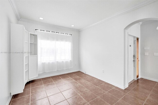 Building Photo - 3041 SW 88th Ave