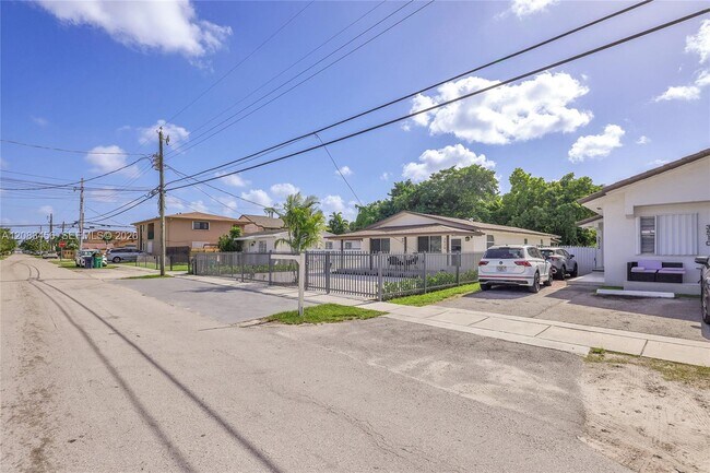 Building Photo - 3520 SW 88th Pl
