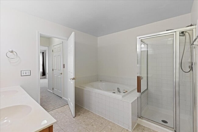 Building Photo - 95 Tattersall Dr