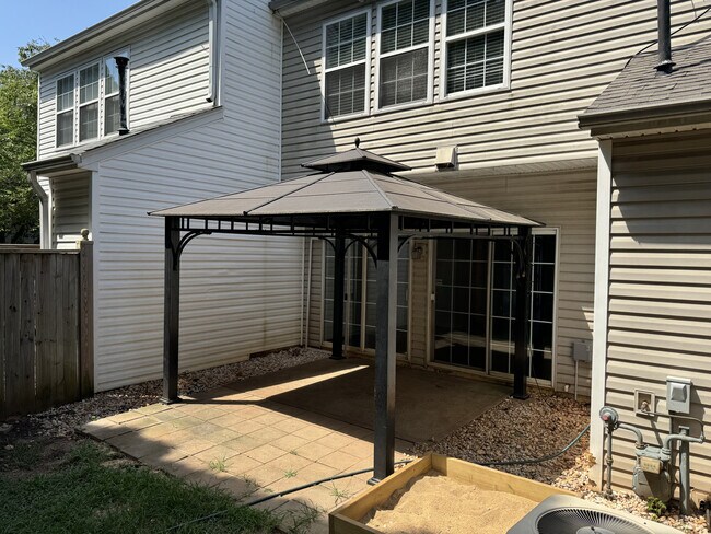 Building Photo - 228 Braelock Dr