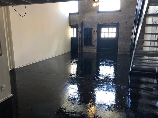 Building Photo - 2501 S Harwood St