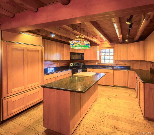 Building Photo - 618 Clapp Hill Rd