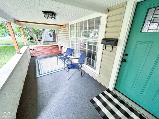 Building Photo - 5805 Norwaldo Ave