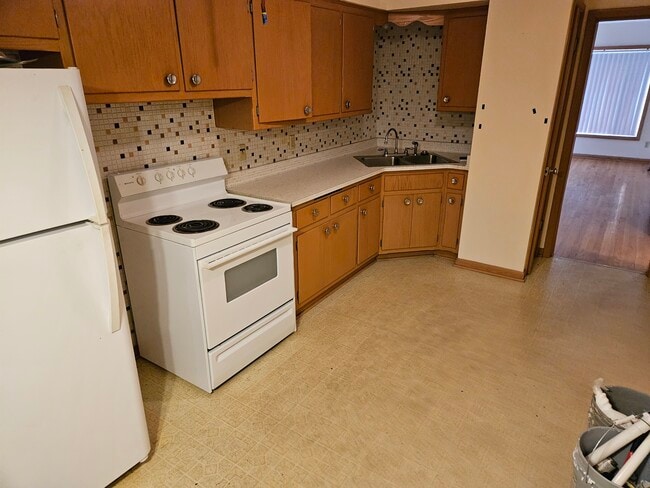 Building Photo - 3819 S 74th St