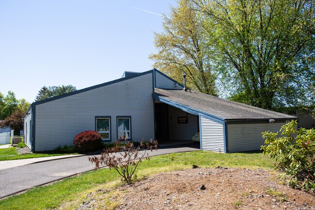Building Photo - 146 Candlewood Dr