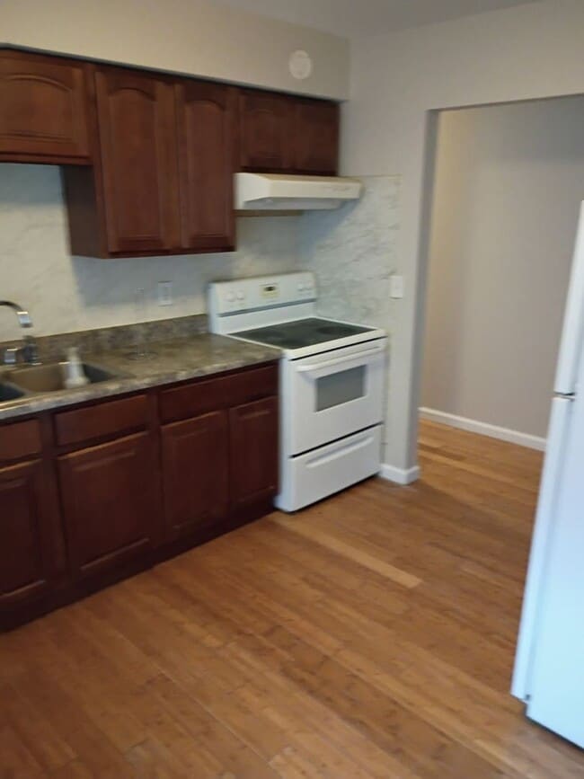 Building Photo - Kilarney Drive