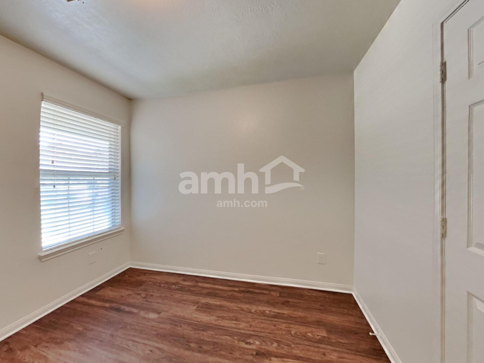 Building Photo - 12035 Jillian Crossing Dr