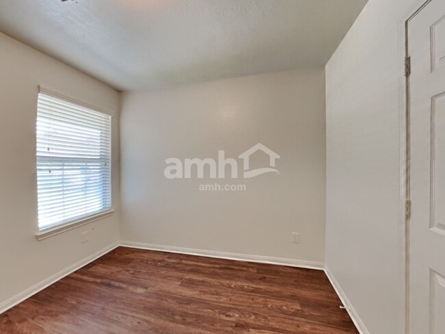 Building Photo - 12035 Jillian Crossing Dr