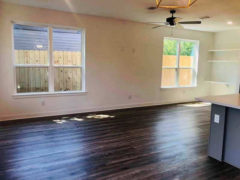 Building Photo - 5813 England St