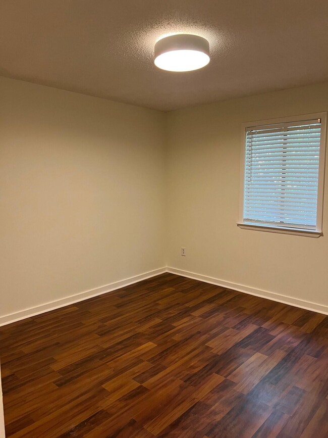 Building Photo - 35 Bay Breeze Dr